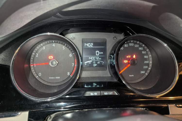 Used Volkswagen Bora 2013 1.6L Manual Comfort Model Odometer Close Up