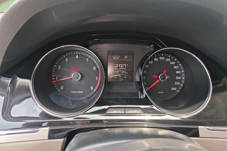 Used Volkswagen Bora 2013 1.6L Automatic Comfort Model Odometer Close Up
