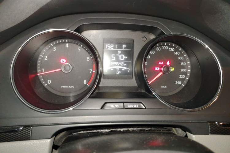 Used Volkswagen Bora 2013 1.6L Automatic Fashion Model Odometer Close Up