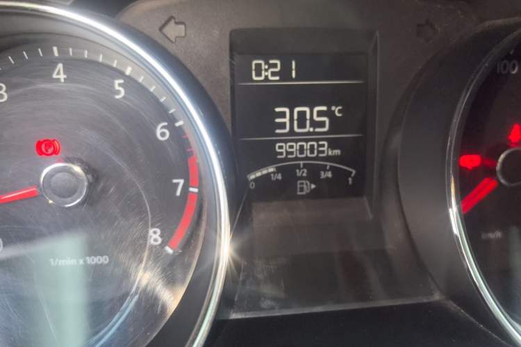 Used Volkswagen Bora 2013 1.6L Manual Fashion Edition Odometer Close Up