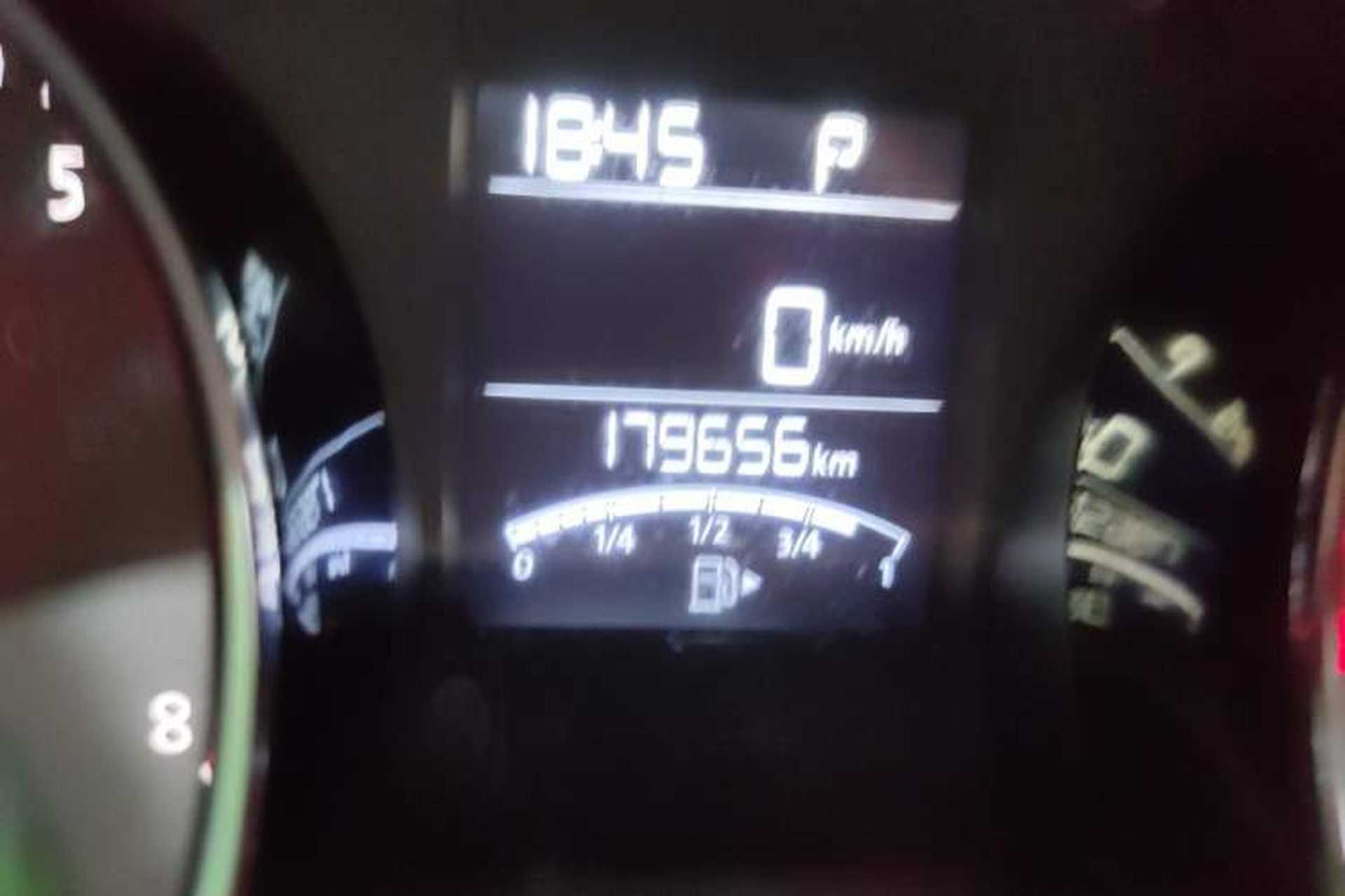 Used Volkswagen Bora 2013 1.4T Automatic Comfort Model Odometer Close Up