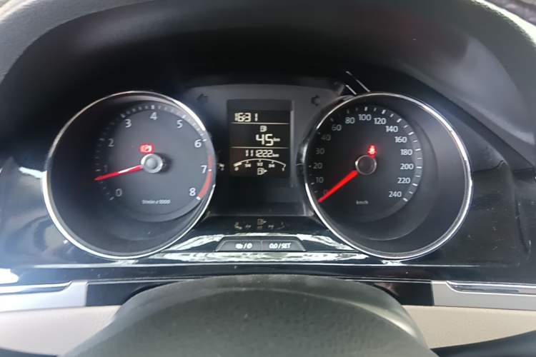 Used Volkswagen Bora 2013 1.6L Manual Comfort Model Odometer Close Up