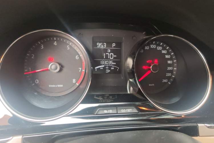 Used Volkswagen Bora 2013 1.6L Automatic Comfort Model Odometer Close Up
