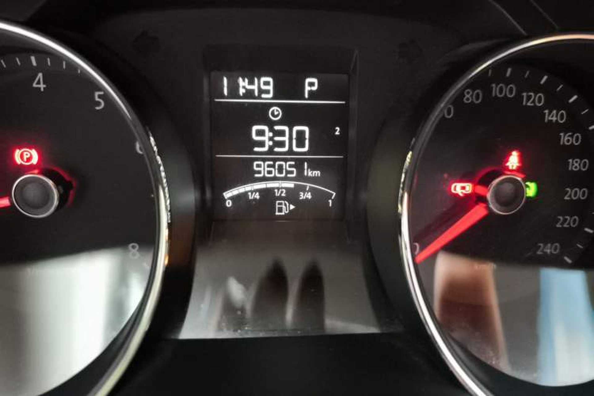 Used Volkswagen Bora 2013 1.6L Automatic Fashion Model Odometer Close Up