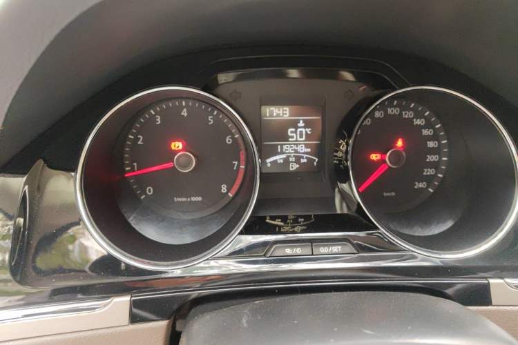 Used Volkswagen Bora 2013 1.6L Manual Comfort Model Odometer Close Up