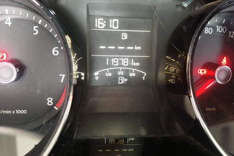 Used Volkswagen Bora 2013 1.6L Manual Comfort Model Odometer Close Up