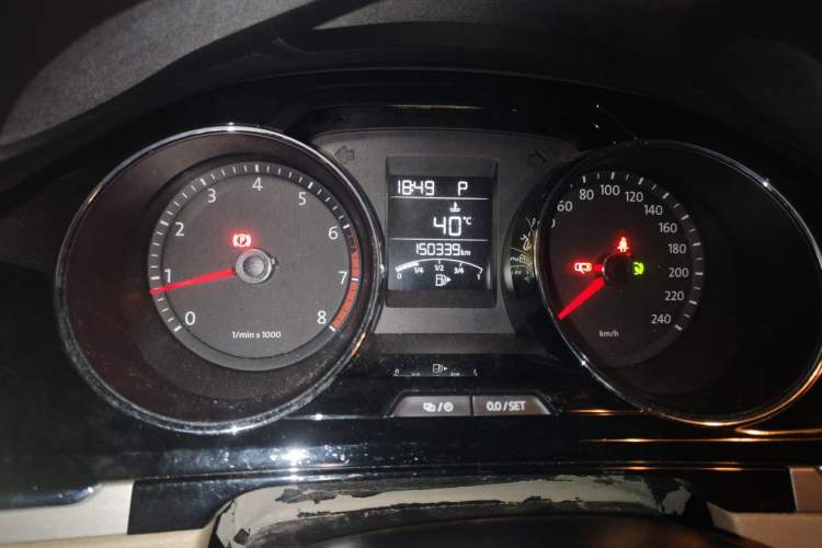Used Volkswagen Bora 2013 1.6L Automatic Comfort Model Odometer Close Up