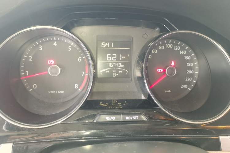 Used Volkswagen Bora 2013 1.6L Manual Comfort Model Odometer Close Up