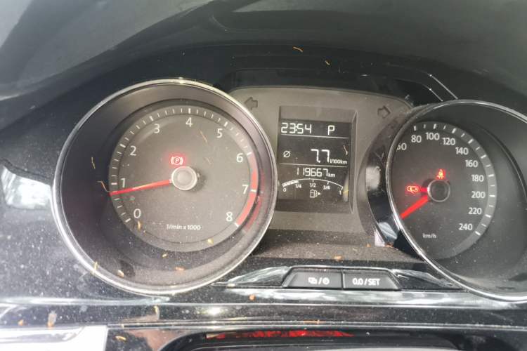Used Volkswagen Bora 2013 1.6L Automatic Comfort Model Odometer Close Up