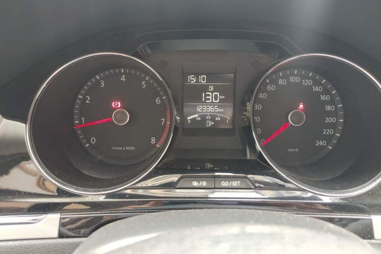 Used Volkswagen Bora 2013 1.6L Manual Comfort Model Odometer Close Up