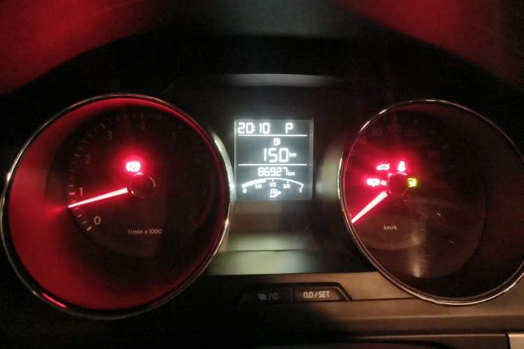 Used Volkswagen Bora 2013 1.6L Automatic Fashion Model Odometer Close Up