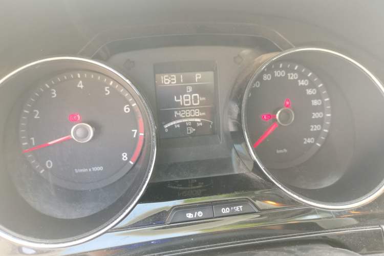 Used Volkswagen Bora 2013 1.6L Automatic Comfort Model Odometer Close Up
