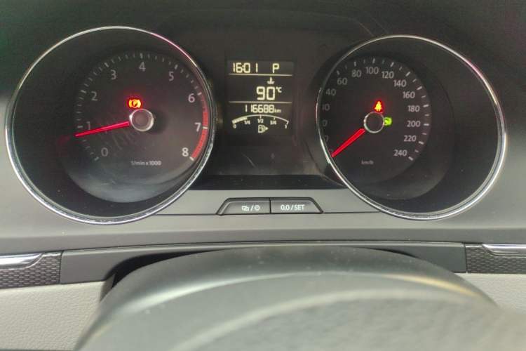 Used Volkswagen Bora 2013 1.6L Automatic Fashion Model Odometer Close Up