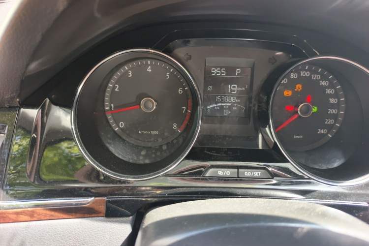 Used Volkswagen Bora 2013 1.6L Automatic Luxury Model Odometer Close Up