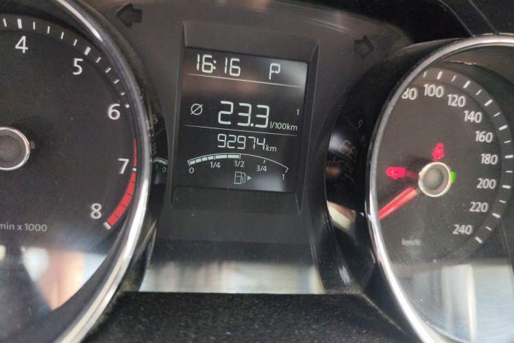 Used Volkswagen Bora 2013 1.6L Automatic Comfort Model Odometer Close Up