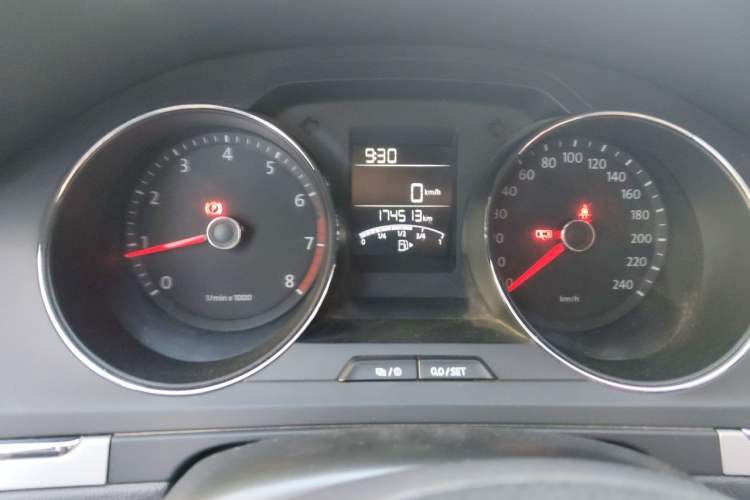 Used Volkswagen Bora 2013 1.6L Manual Fashion Edition Odometer Close Up