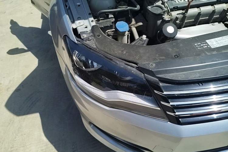 Used Volkswagen Bora 2013 1.6L Automatic Fashion Model Right Front Headlight