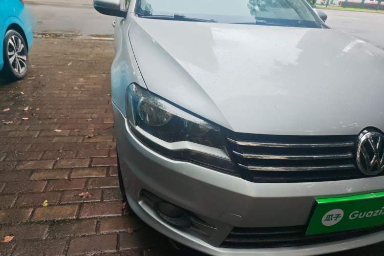 Used Volkswagen Bora 2013 1.6L Automatic Comfort Model Right Front Headlight