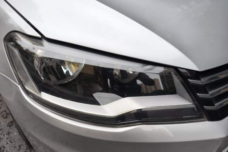 Used Volkswagen Bora 2013 1.6L Automatic Fashion Model Right Front Headlight