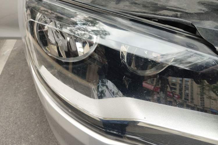 Used Volkswagen Bora 2013 1.6L Automatic Fashion Model Right Front Headlight