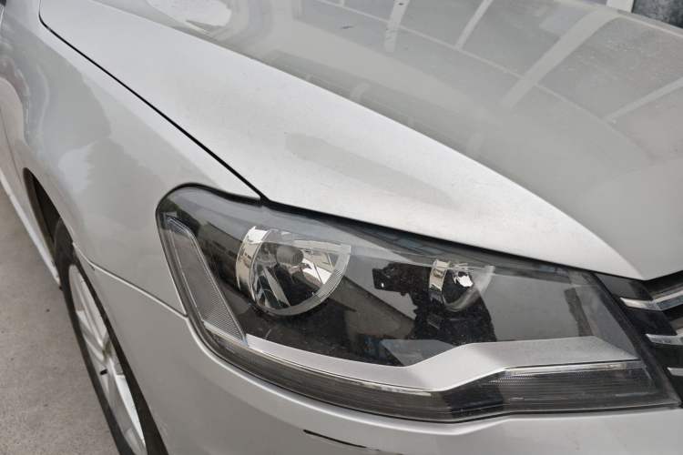 Used Volkswagen Bora 2013 1.6L Automatic Fashion Model Right Front Headlight