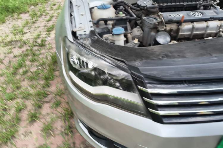 Used Volkswagen Bora 2013 1.6L Automatic Comfort Model Right Front Headlight