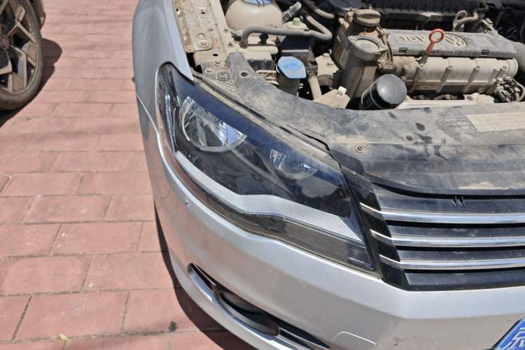 Used Volkswagen Bora 2013 1.6L Automatic Comfort Model Right Front Headlight
