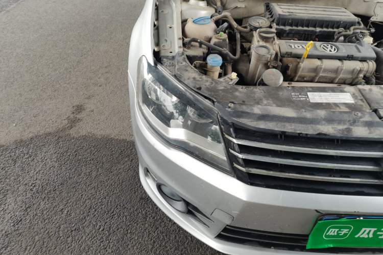 Used Volkswagen Bora 2013 1.6L Manual Comfort Model Right Front Headlight
