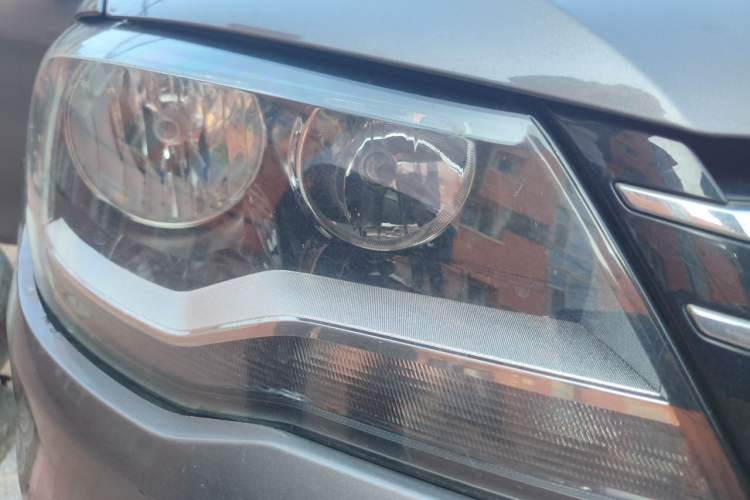 Used Volkswagen Bora 2013 1.6L Manual Comfort Model Right Front Headlight
