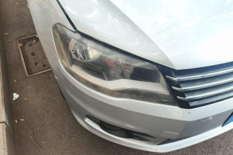 Used Volkswagen Bora 2013 1.6L Automatic Comfort Model Right Front Headlight