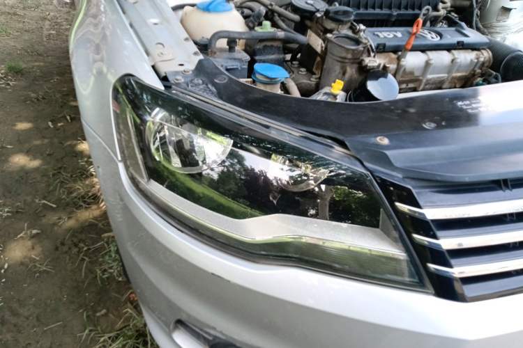 Used Volkswagen Bora 2013 1.6L Automatic Comfort Model Right Front Headlight