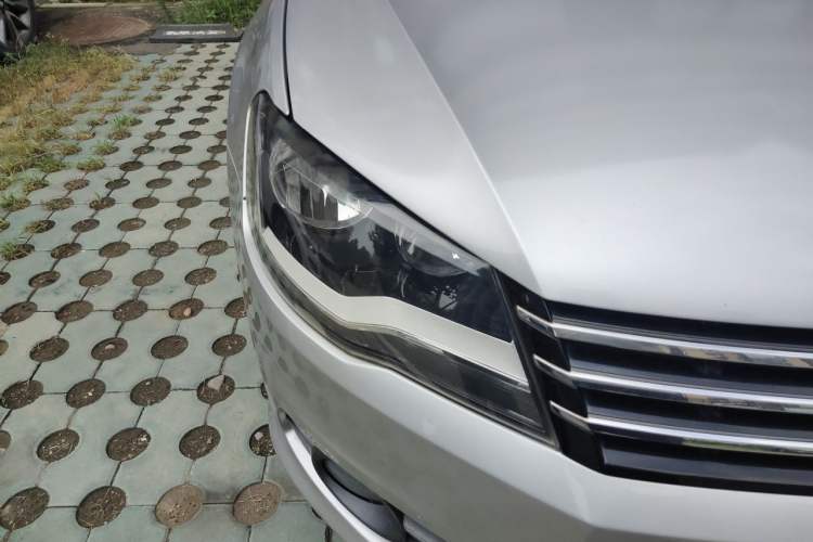 Used Volkswagen Bora 2013 1.6L Manual Comfort Model Right Front Headlight
