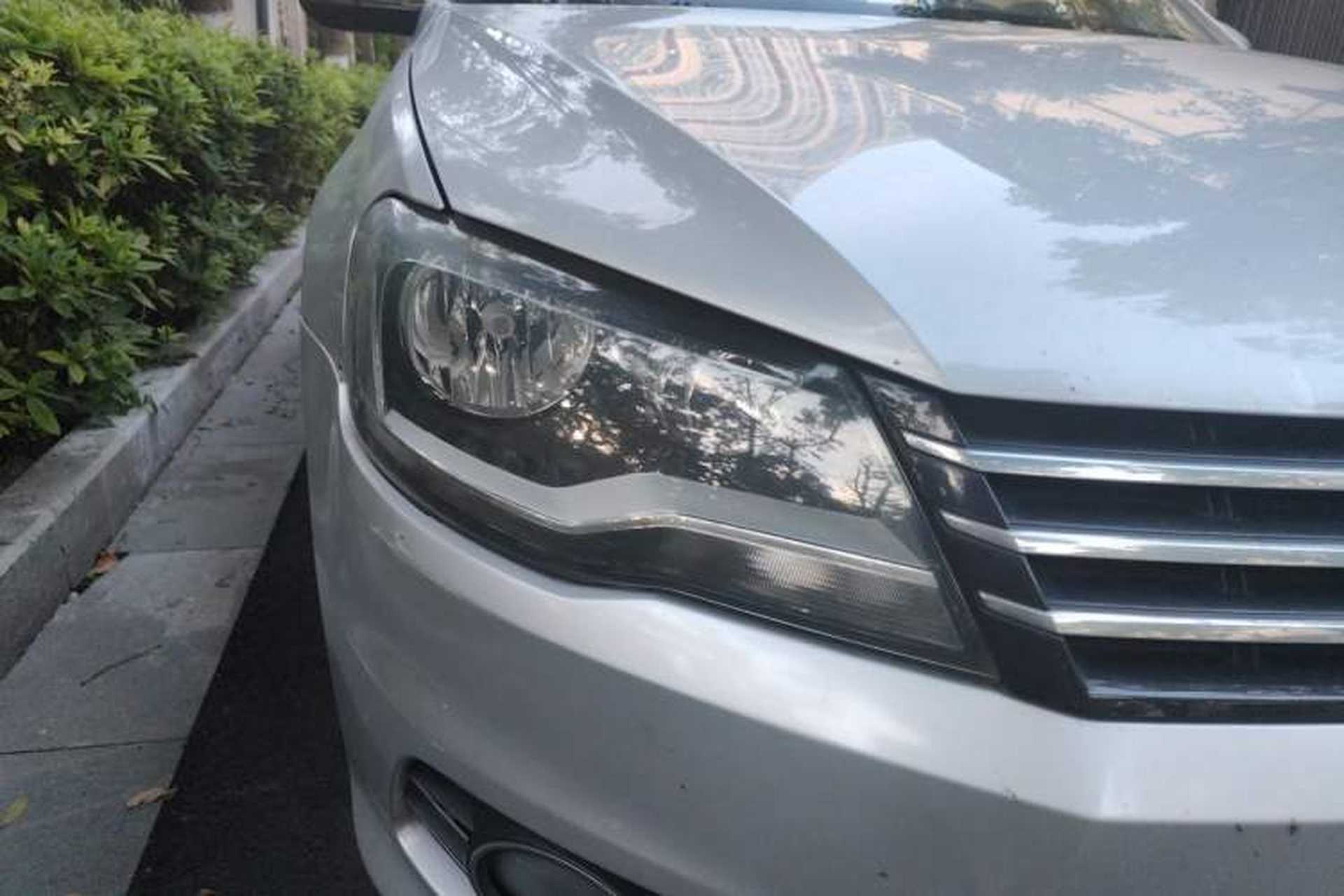 Used Volkswagen Bora 2013 1.6L Automatic Fashion Model Right Front Headlight
