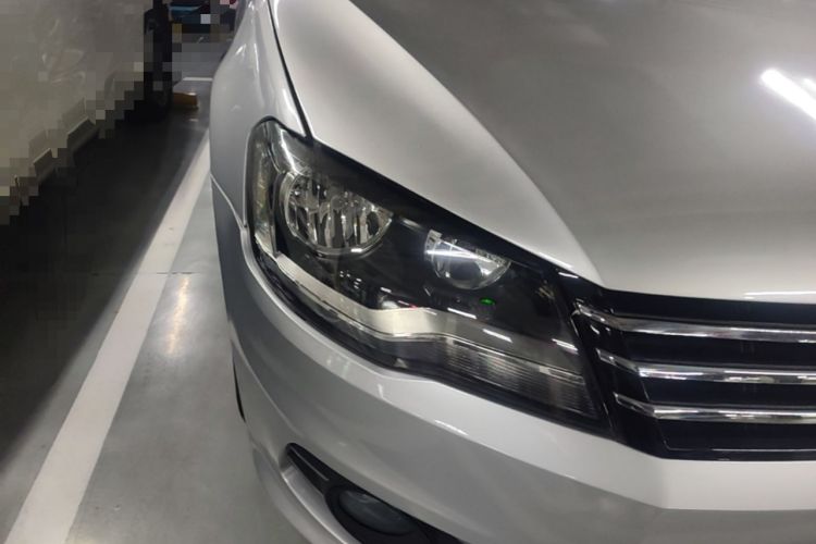 Used Volkswagen Bora 2013 1.6L Automatic Comfort Model Right Front Headlight