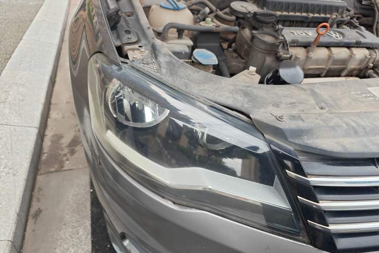 Used Volkswagen Bora 2013 1.6L Manual Fashion Edition Right Front Headlight