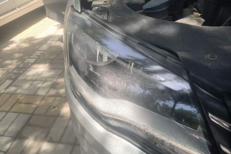 Used Volkswagen Bora 2013 1.6L Manual Fashion Edition Right Front Headlight