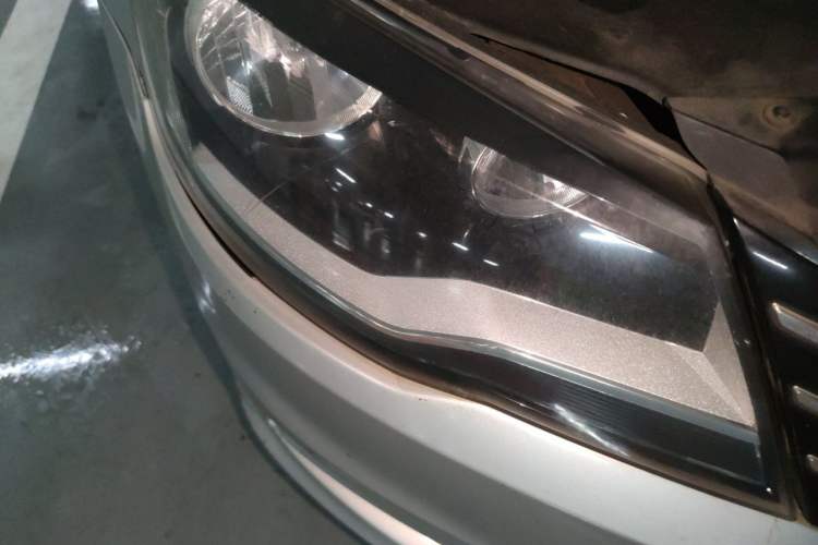 Used Volkswagen Bora 2013 1.6L Automatic Comfort Model Right Front Headlight