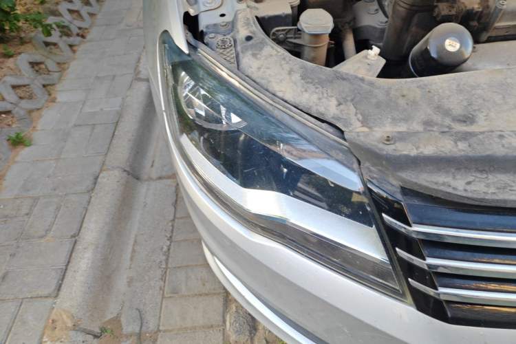 Used Volkswagen Bora 2013 1.6L Automatic Fashion Model Right Front Headlight