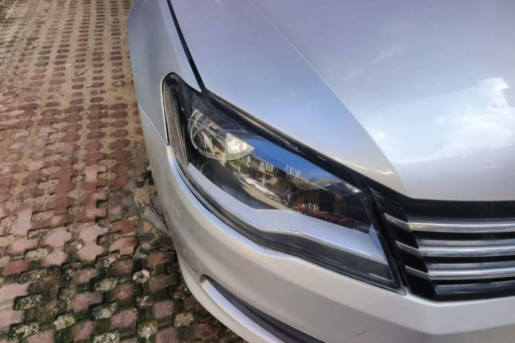 Used Volkswagen Bora 2013 1.6L Automatic Fashion Model Right Front Headlight