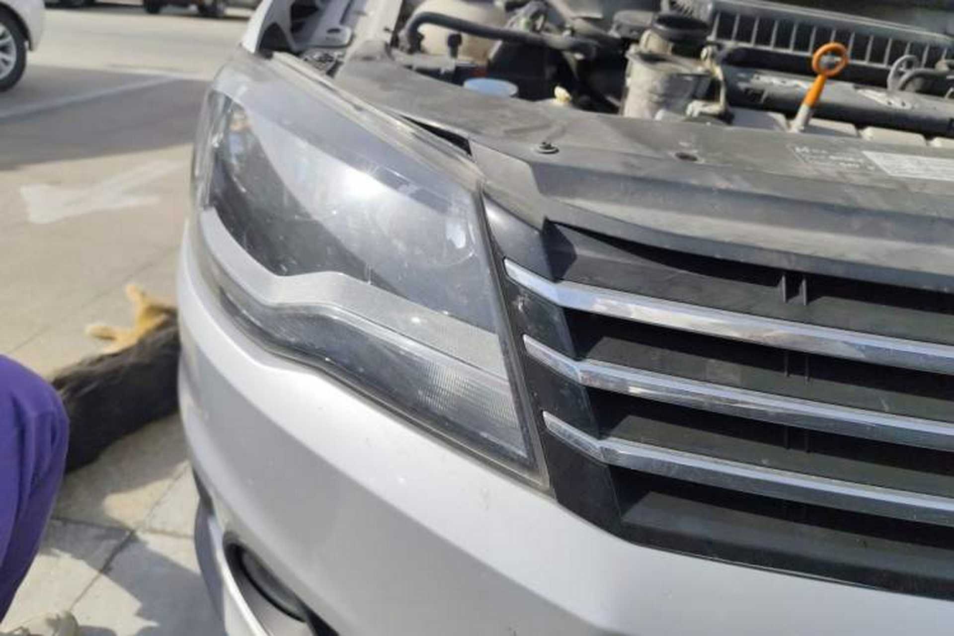 Used Volkswagen Bora 2013 1.6L Automatic Comfort Model Right Front Headlight
