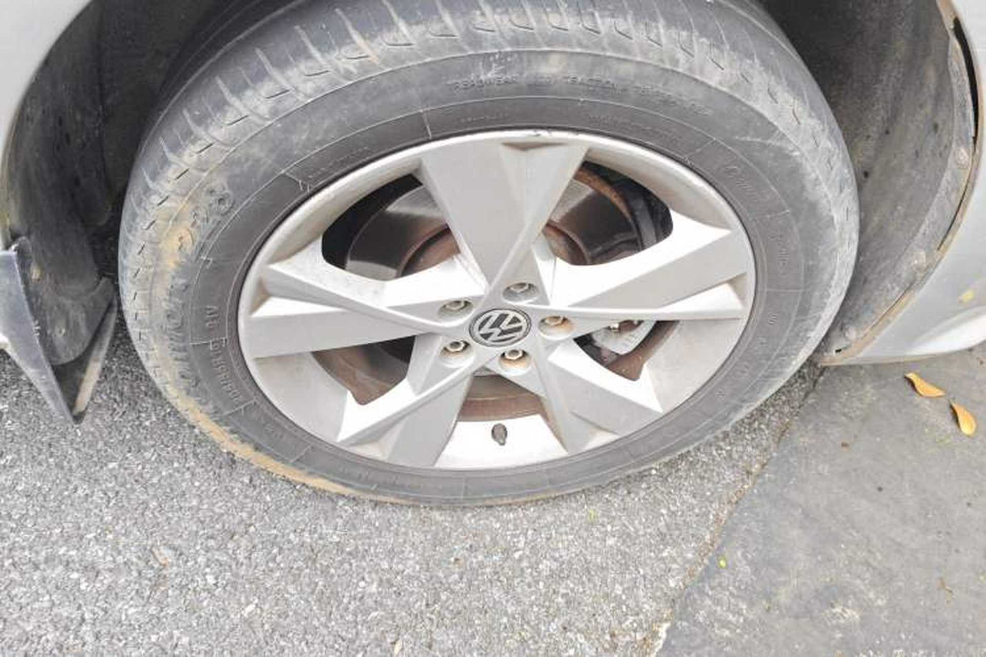 Used Volkswagen Bora 2013 1.6L Manual Comfort Model Right Front Wheel Hub