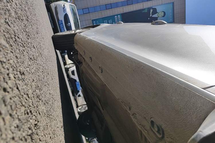 Used Volkswagen Bora 2013 1.6L Automatic Luxury Model Right Side Sill