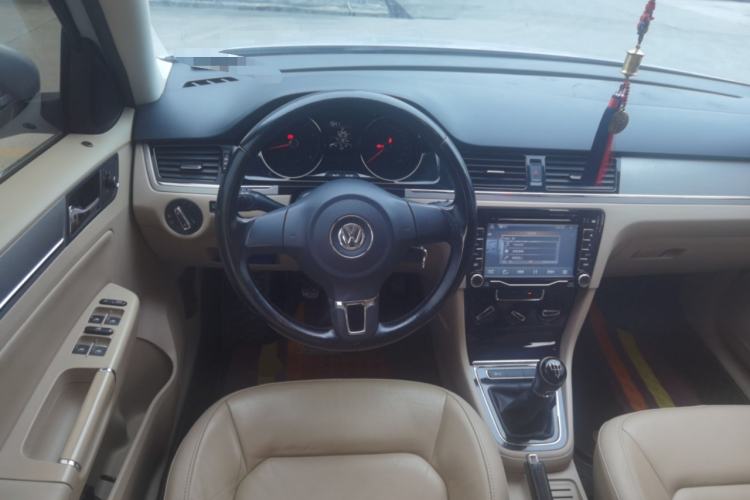 Used Volkswagen Bora 2013 1.6L Manual Comfort Model Steering Wheel