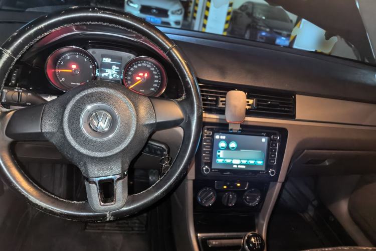 Used Volkswagen Bora 2013 1.6L Manual Comfort Model Steering Wheel