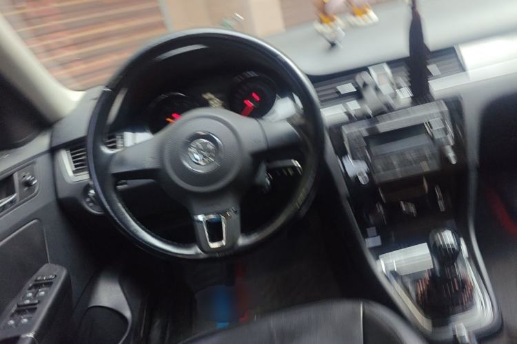 Used Volkswagen Bora 2013 1.6L Manual Comfort Model Steering Wheel