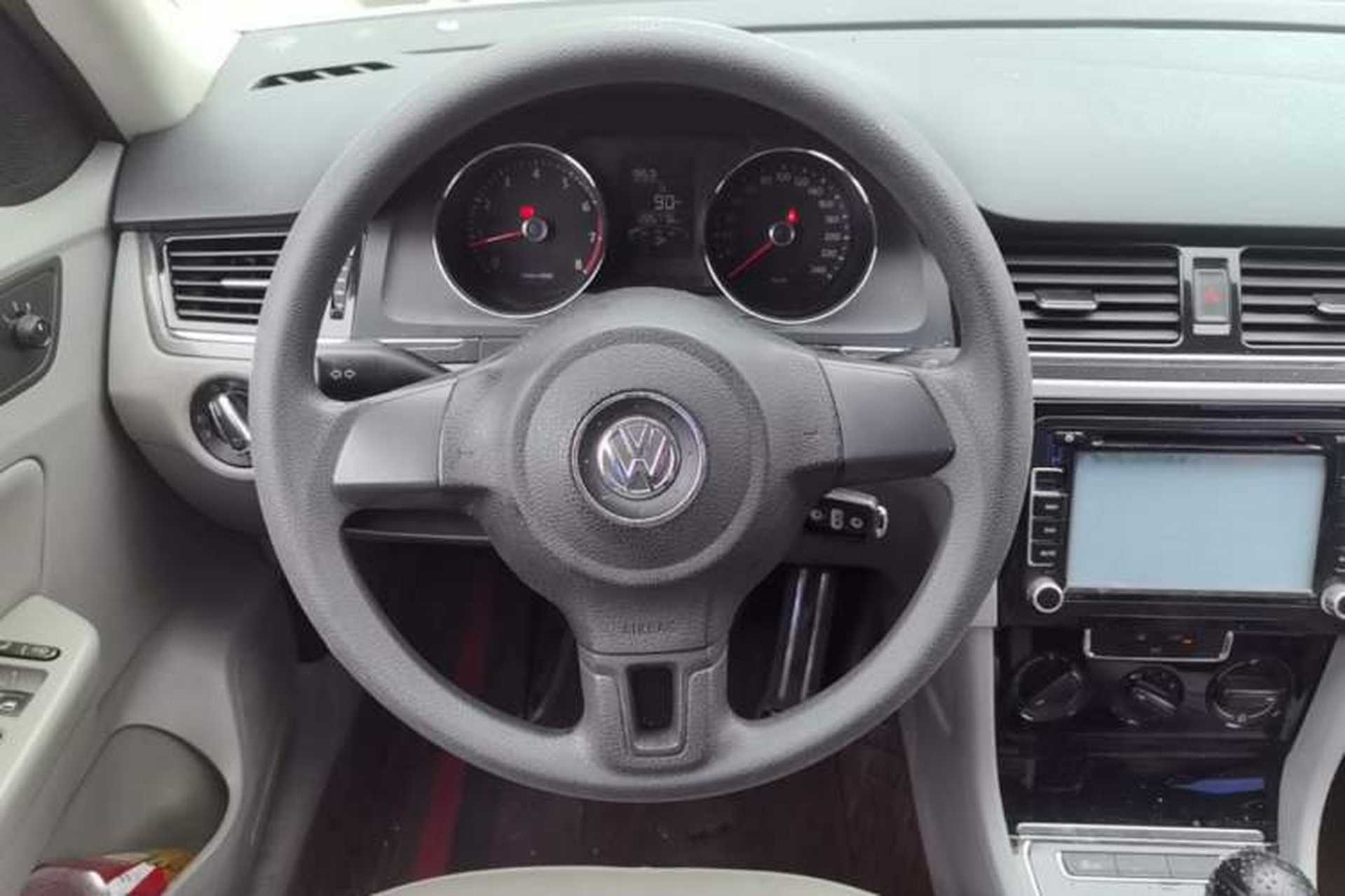 Used Volkswagen Bora 2013 1.6L Manual Fashion Edition Steering Wheel