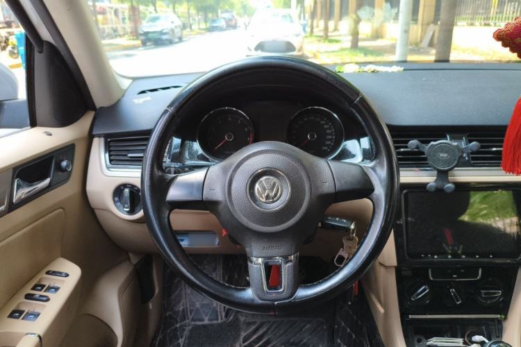 Used Volkswagen Bora 2013 1.6L Manual Comfort Model Steering Wheel