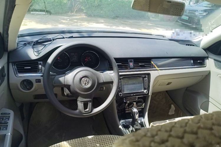 Used Volkswagen Bora 2013 1.6L Automatic Fashion Model Steering Wheel