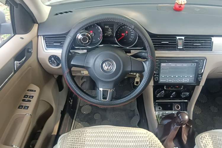 Used Volkswagen Bora 2013 1.6L Manual Comfort Model Steering Wheel