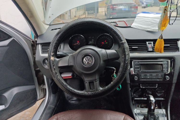 Used Volkswagen Bora 2013 1.6L Automatic Fashion Model Steering Wheel